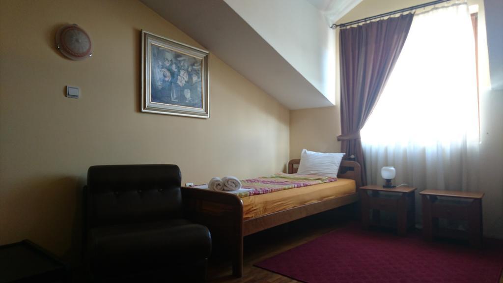 Hostel Bimbo Skopje Exterior foto
